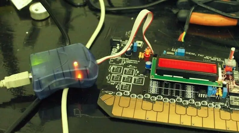 "burning the bootloader" by jabstarr is licensed under CC BY-NC-SA 2.0 arduino-dedicated-programmer-for-boot-loader